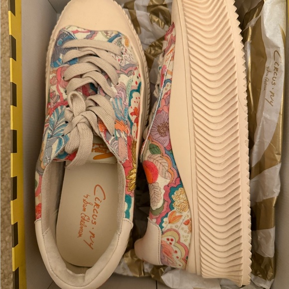 Circus NY Tatum Floral Platform Sneakers - Picture 5 of 6